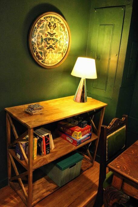 Heart Of Woodstock, 10 Min Walk To Reed, With Private Garage! Apartamento Portland Exterior foto